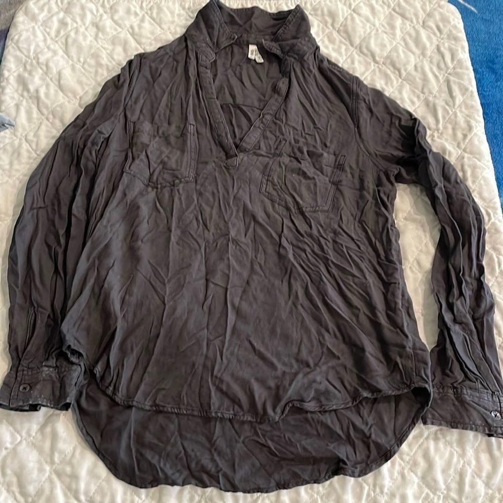 Long sleeve collared shirt
